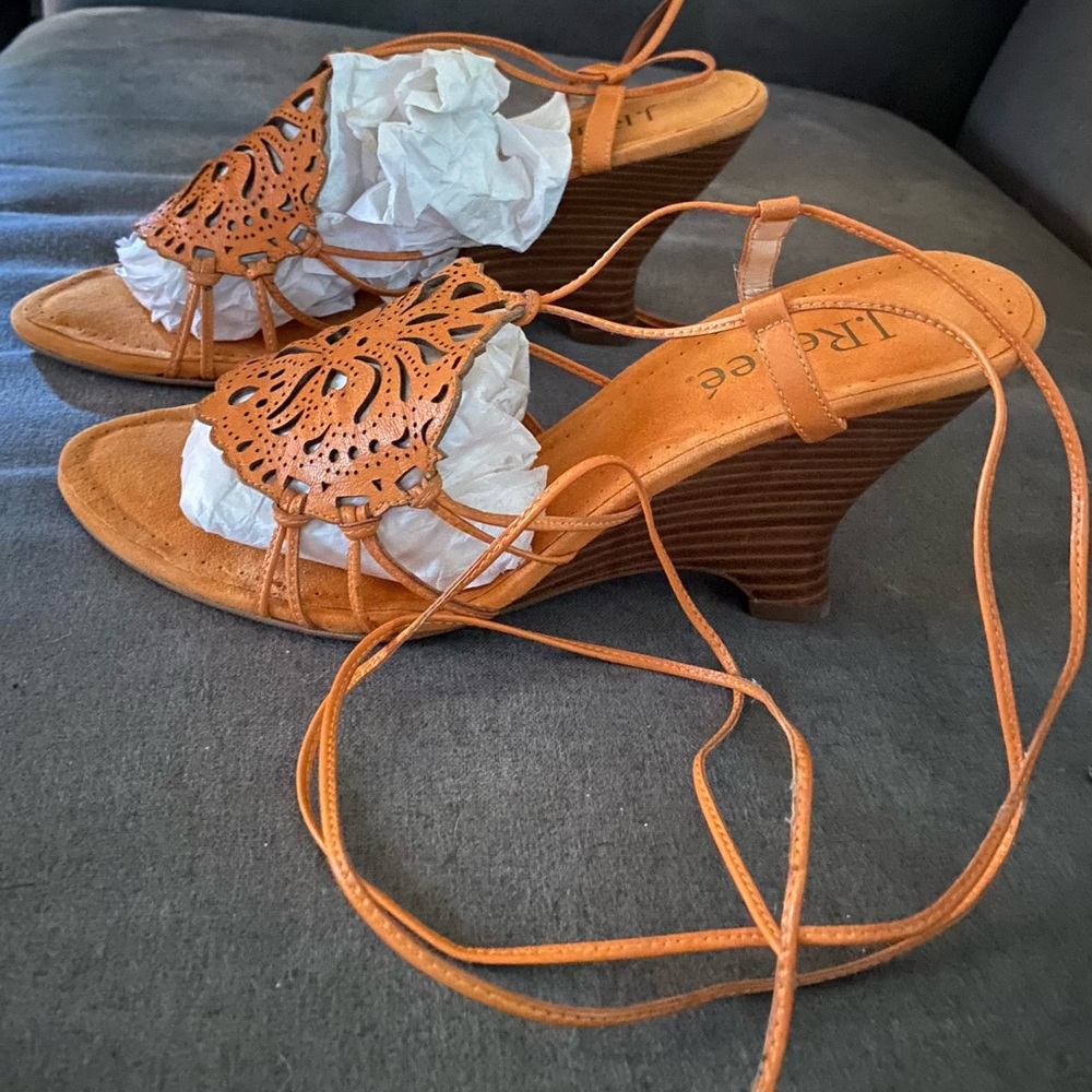 J. Renee “Radius” leather ankle-wrap sandals, 10 wide, orange, new in box